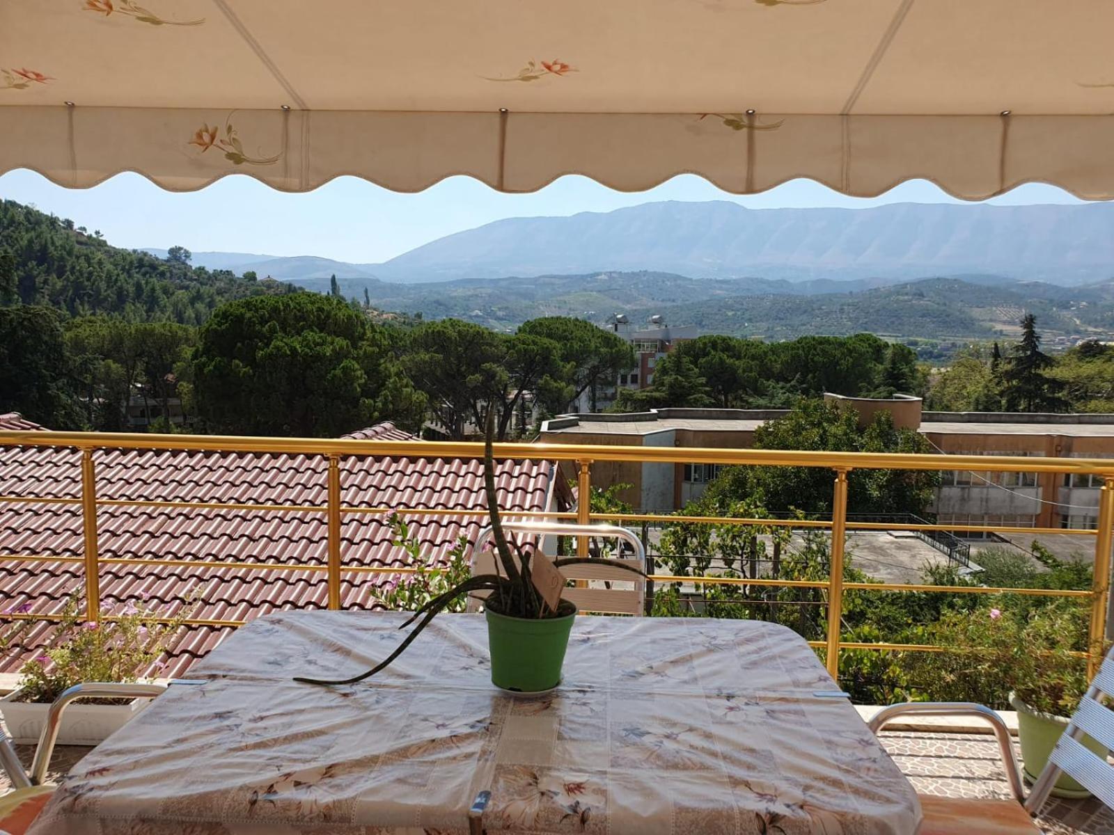 Sara Guesthouse Berat Buitenkant foto