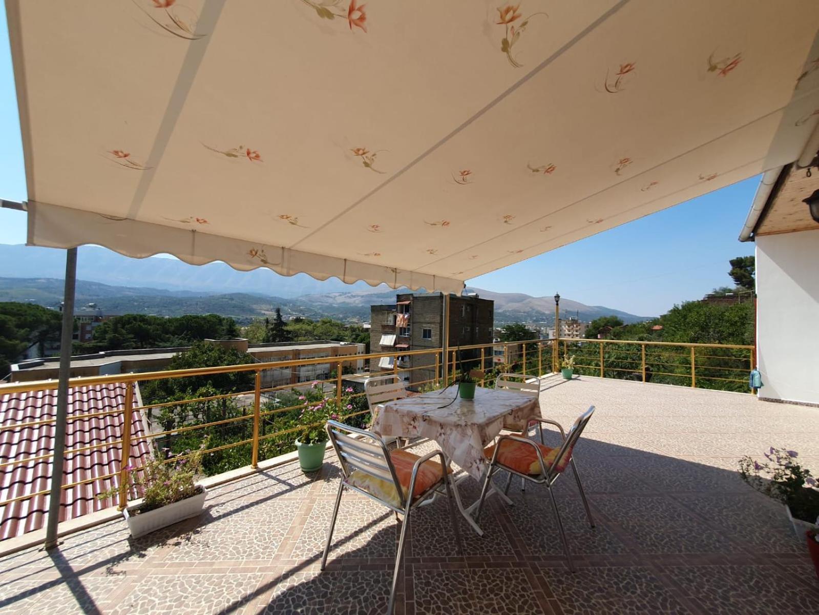 Sara Guesthouse Berat Buitenkant foto