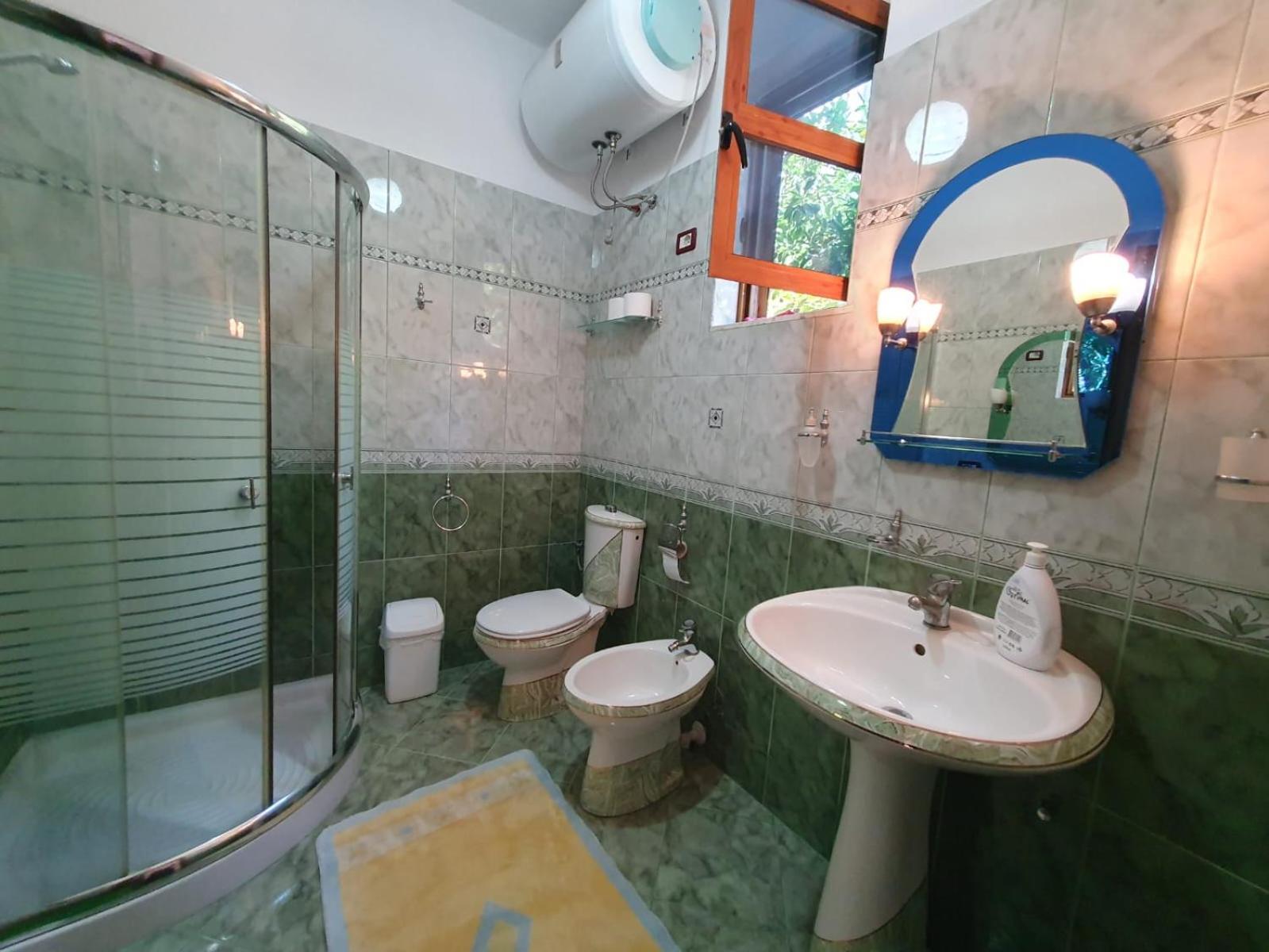Sara Guesthouse Berat Buitenkant foto