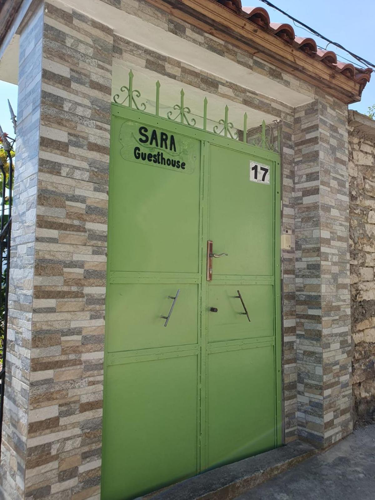 Sara Guesthouse Berat Buitenkant foto