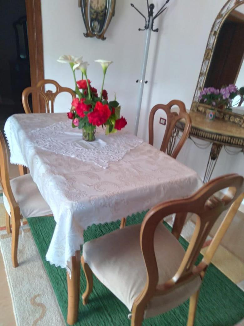Sara Guesthouse Berat Buitenkant foto
